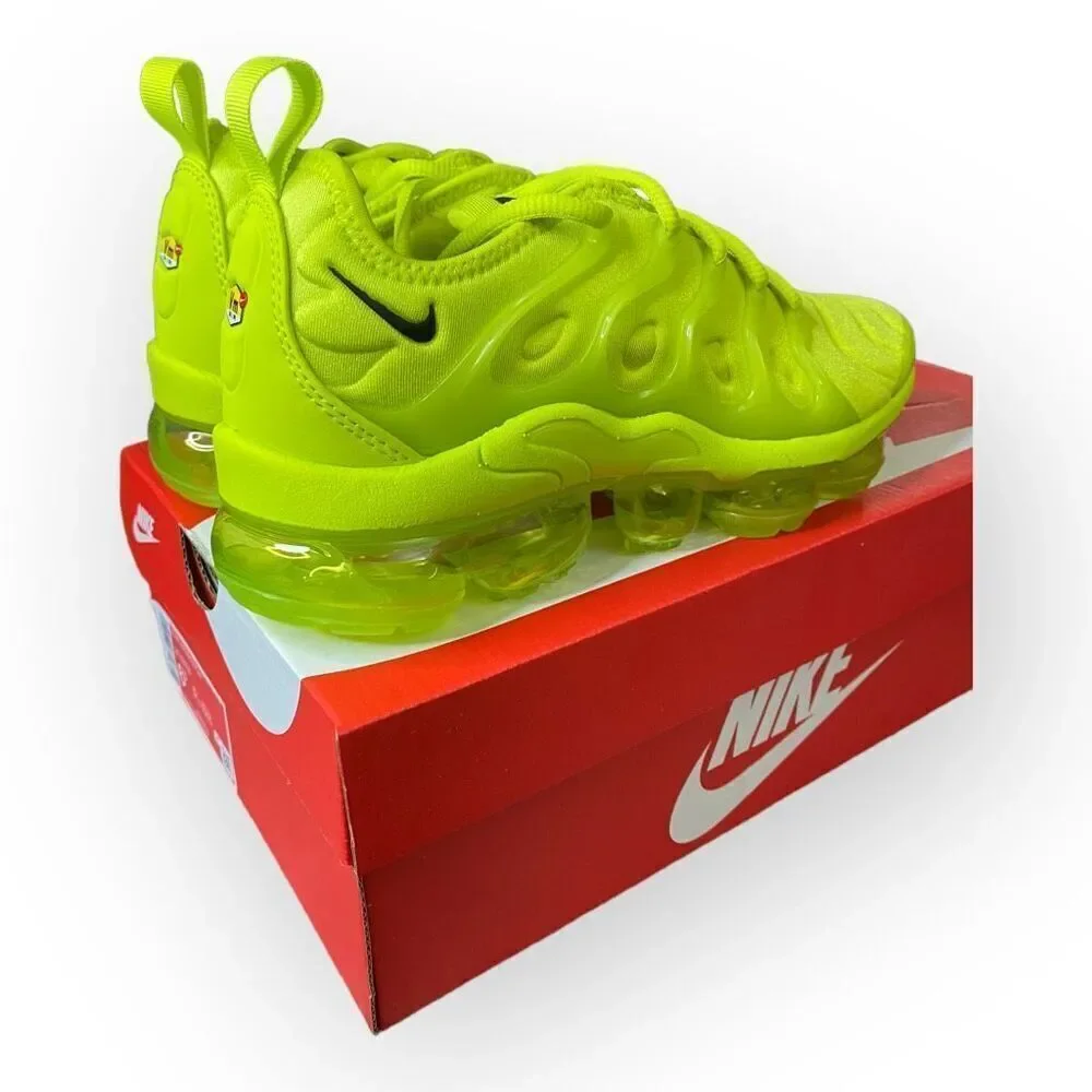 Nike Air VaporMax Plus Running Shoes Atomic Green DX1784-300 Womens size 6.5